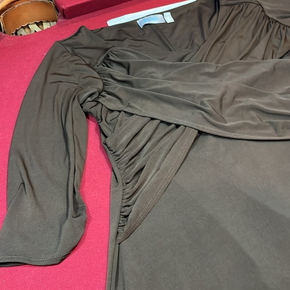 XL BROWN WRAP top DRESS FLATTERING stretchy knit wide neck midi 3/4 Slv slinky - Picture 3 of 14